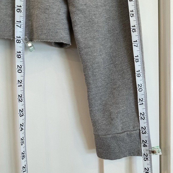 Victorias Secret PINK LOGO Crop Hoodie Fleece Pullover M Gray Soft Girl Barbie - Picture 5 of 10